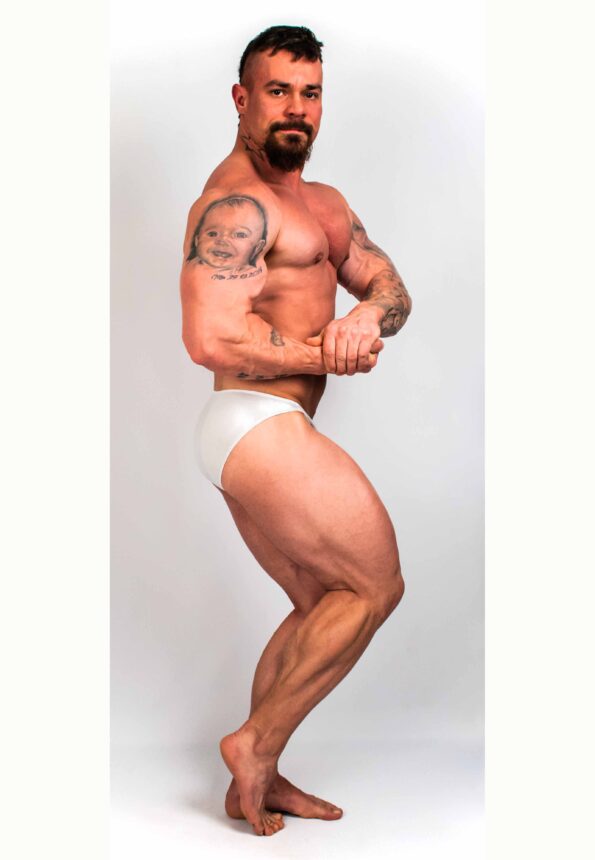 METALLIC SILVER SHINE BODYBUILDING TRUNKS